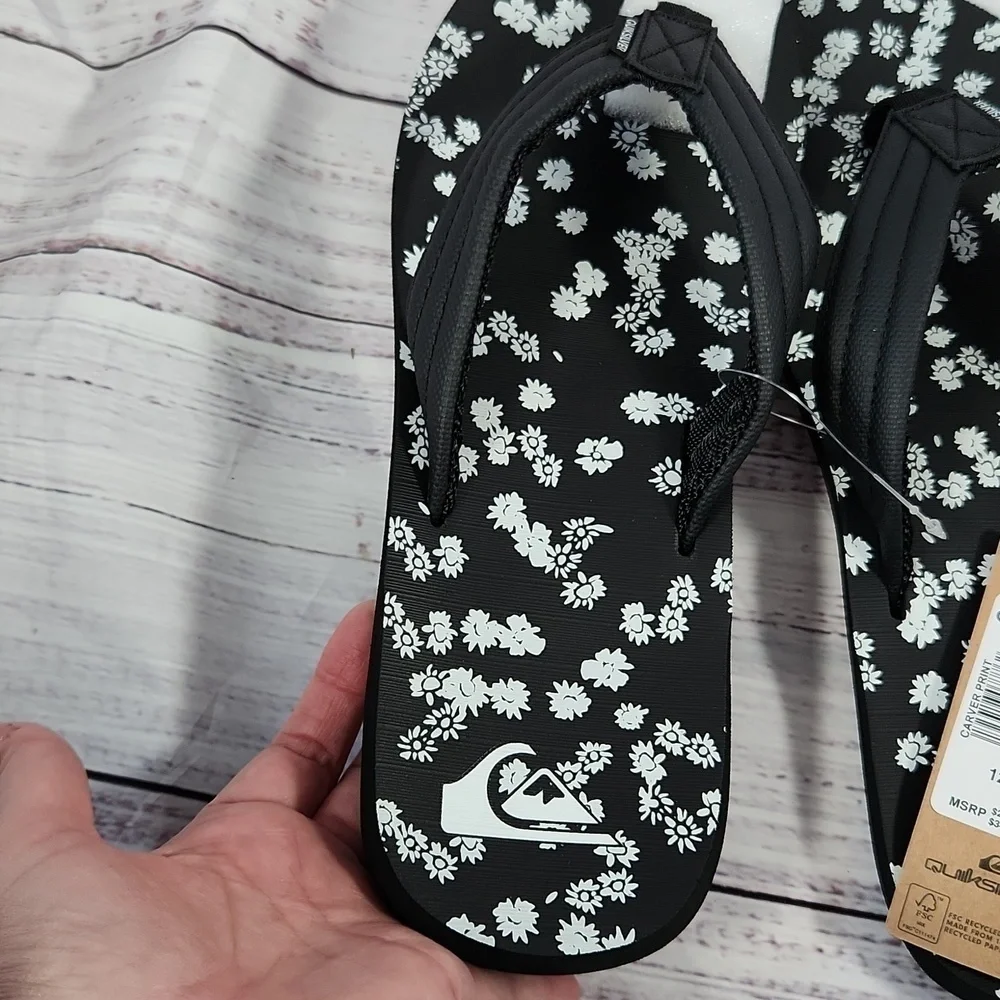 NWT Quiksilver men's floral carver flip-flop